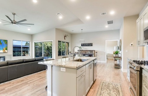 Lago Vista House | Lago Vista Free Heated Pool Oasis-FirePit, Fishing