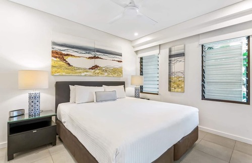 Port Douglas Resort | Lagoon Breeze Swim out Temple Resort Stay
