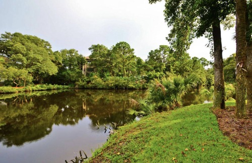 Kiawah Island Villa | Lagoon Oasis + Wildlife only 7‑Min Walk to Beach with access to Resort Pools