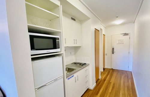 Gold Coast Apartment | Lagoon View 1 bed Sleeps 4 - Couran Cove Resort (Wheelchair Accessible)