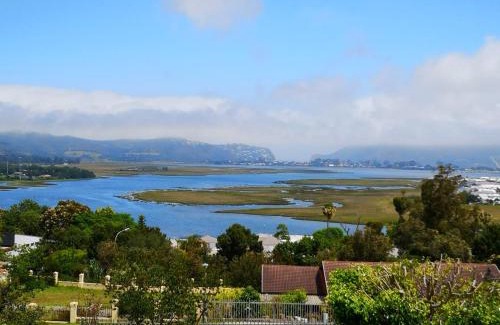 Old Place House | Lagoon View Accommodation