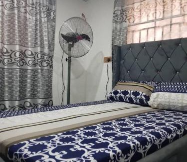 Somolu Apartment | Lagos 1-Bed Apt Sleeps 2 with AirCon & Parking