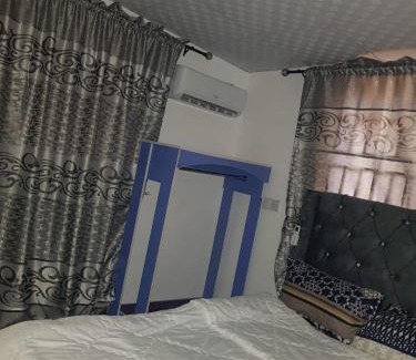 Somolu Apartment | Lagos 1-Bed Apt Sleeps 2 with AirCon & Parking
