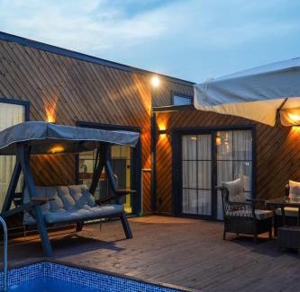 Yanik House | Lagos Lake Side