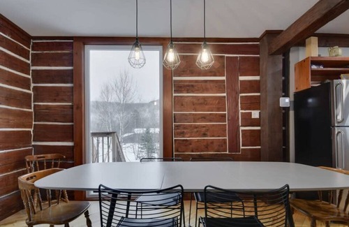 Saint-Raymond Ski Chalet | Lakaban | Forest Hideaway | Fireplace, Comfort & Privacy