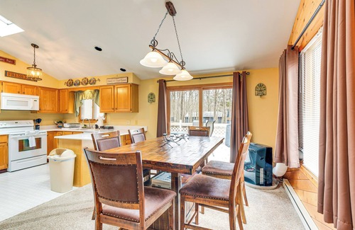 Pocono Lake Cabin | Lake Access & Game Room: Cabin in Pocono Mtns
