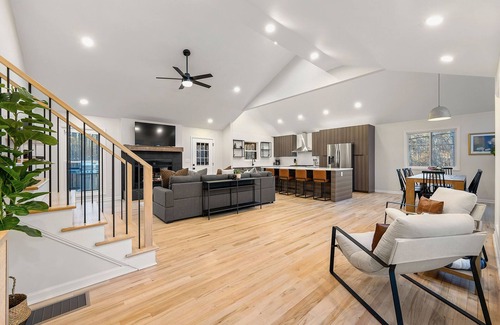 Woodstock House | Lake Allatoona! Unforgettable Forest Lake Retreat!nn