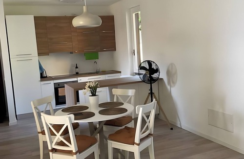 Civenna Apartment | Lake and Mountain Holiday House