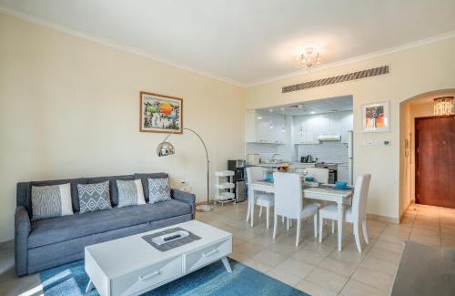 Dubai Investment Park Apartment | Lake Apartments - 1BR Apartment - Allsopp&Allsopp