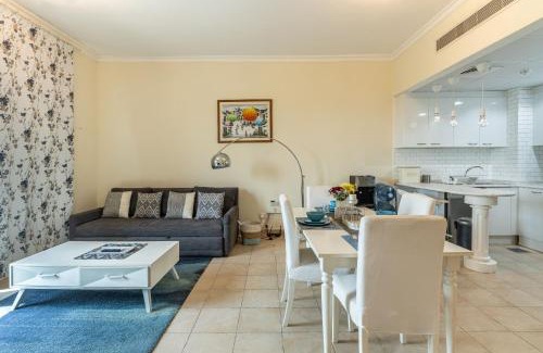 Dubai Investment Park Apartment | Lake Apartments - 1BR Apartment - Allsopp&Allsopp