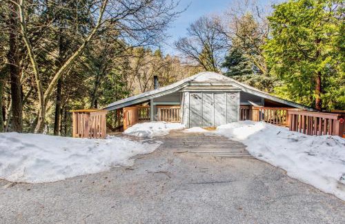 Almont House | Lake Arrowhead Privacy Redefined at Hillside Haven