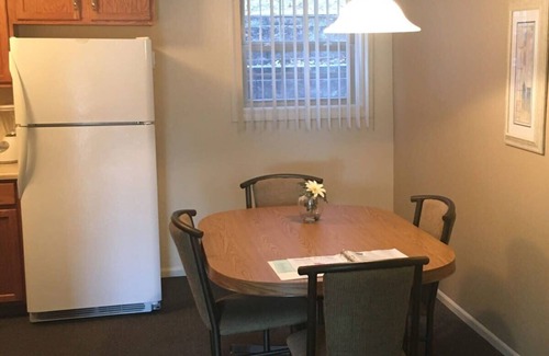 Osage Beach Apartment | Lake Condo with Pool and Hot Tub at Lake Ozark