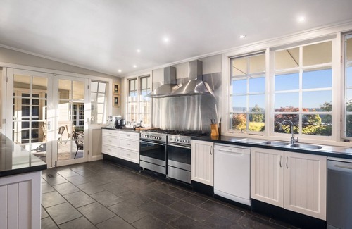 Kangaroo Valley House | Lake David Lake House - Secluded Lakefront Escape | Pool - Jacuzzi - Luxe Living