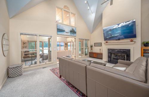 Hillsborough House | Lake Days Getaway