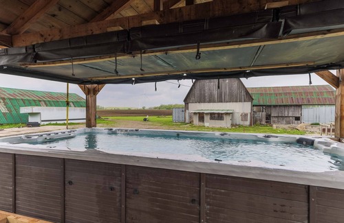 Hamilton House | Lake Erie Manor-5800 sq. ft. with SwimSpa-short drive to the beach,