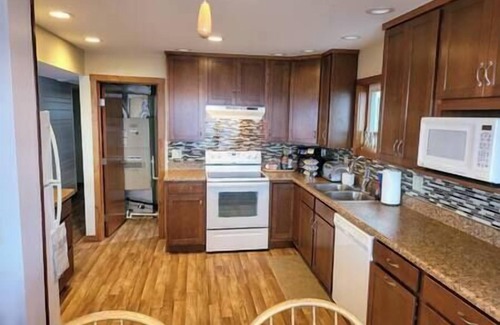 Oak Harbor House | Lake Erie Water Front Home Private Beach w/Tower