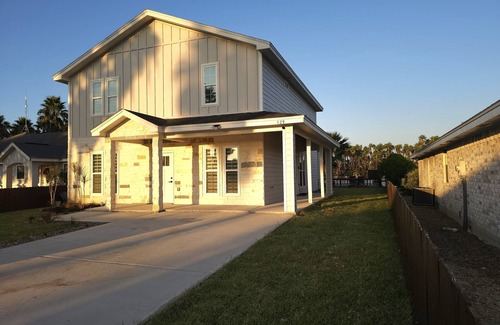 La Joya House | Lake Escape