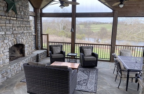 Lexington House | Lake/Farm Retreat-Getaway