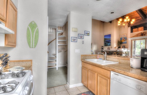 Dollar Point House | Lake Forest Villa | Walk to the Beach!