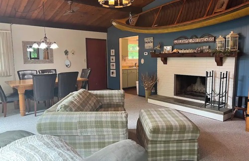 Cynthiana House | Lake front 3-bedroom house @ Rocky Fork Lake with Private Dock