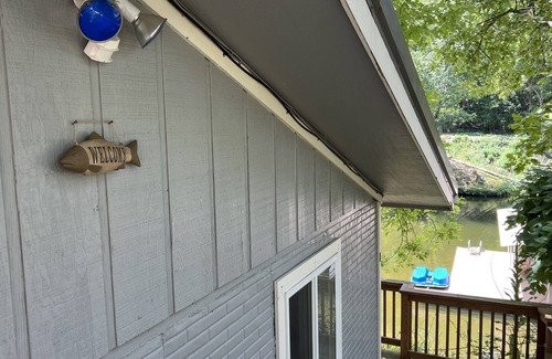 McColley Cabin | Lake Front Cabin with Dock & Lake Toys-Sunrise Beach