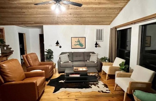 Wills Point House | Lake Front Cabins: 1.5 acres, zip line, SUP, kayak