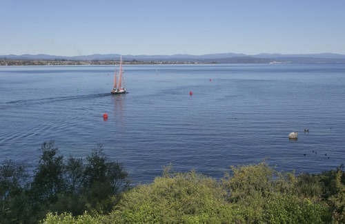Taupo Ski Chalet | Lake Front Chalet in Taupo