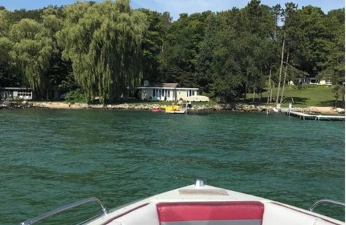 Charlevoix Cottage | Lake Front Cottage on the north shore of Lake Charlevoix
