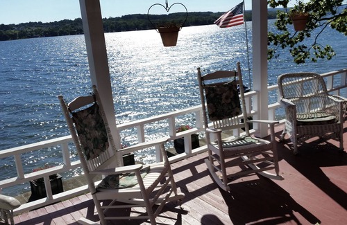 Penn Yan Cottage | Lake front Cottage on Keuka Lake - 6 beds, 2 bathrooms.