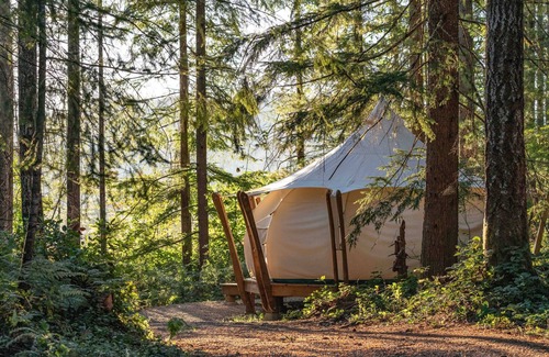 Black Creek RV Rental | Lake Front Farm Glamping & Sauna Experience