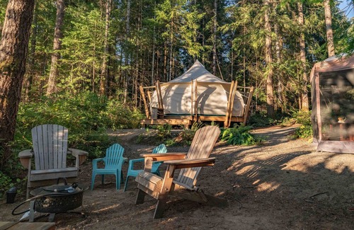 Black Creek RV Rental | Lake Front Farm Glamping & Sauna Experience