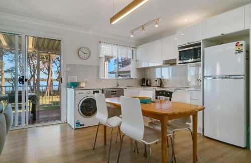 Budgewoi House | Lake Front Home Relax Unwind