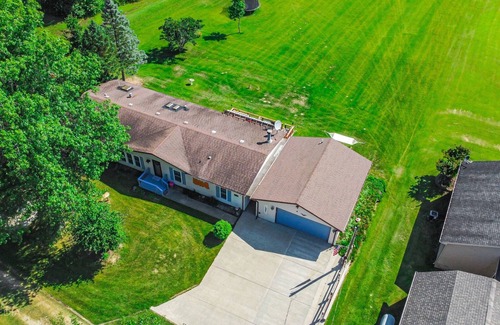 Kendall House | Lake Front Home with Plenty of Space inside and outside. 100 Ft of Lake Frontage