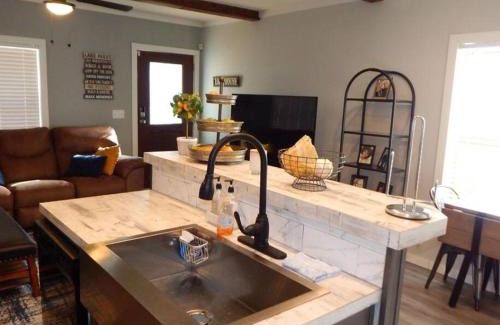 Dogwood House | Lake Front Lake House Paradise!