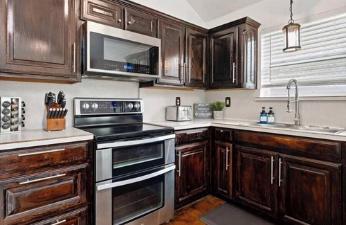 Cedar Creek Reservoir House | Lake Front Oasis, Pool, Dock, Fire Pit, Sleeps 10