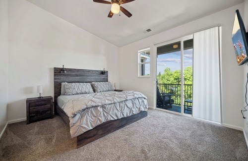 Reno/Tahoe Airport Villa | Lake Front Villa. Views! Views! Once you park your car, you won't want to leave.