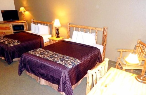 Ponderay House | Lake Getaway! 2 Comfortable Units, Free Parking, Minutes to Lake Pend Oreille