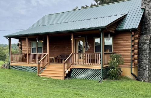 Rock Island Cabin | Lake house on 5 acres. Pet Friendly! Close to State Parks, Caverns, and Marinas.