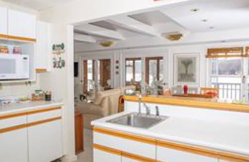 New Hartford House | Lake House on the Cleanest Lake in CT