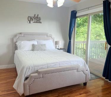 Somerset House | Lake It Easy 3 Level Home with Hot Tub and Game Space