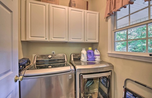 Six Mile Cottage | Lake Keowee Escape w/Dock, Deck & Lake Access!