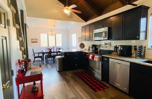 Lake Lure House | Lake Lure Retreats- Buffalo Creek Retreat, hot tub & views~Rumbling Bald Resort