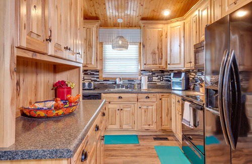 Penrod House | Lake Malone Vacation Rental w/Boat Dock!