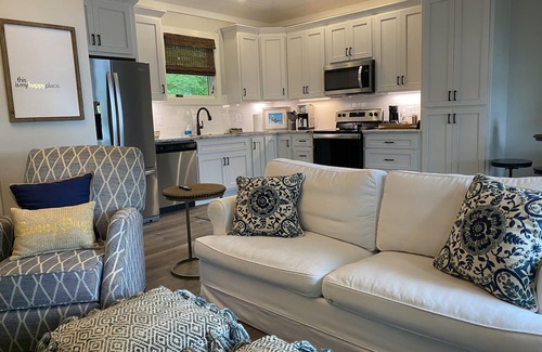 Dadeville House | Lake Martin Cottage in Blue Creek