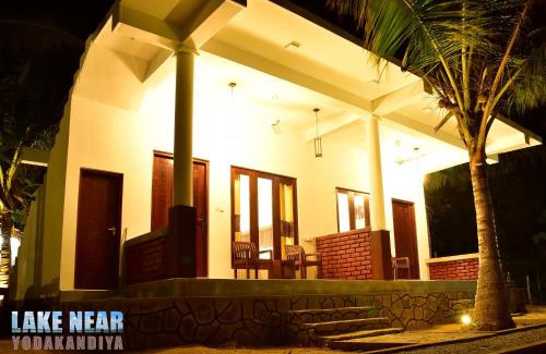 Yodakandiya House | Lake Near Yala