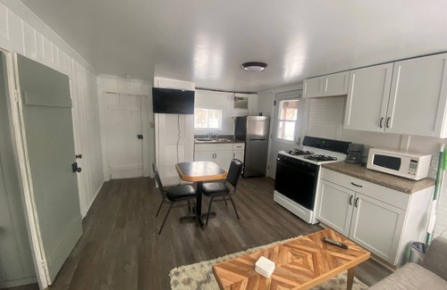 Tomahawk House | Lake Nokomis 2BD/1Bath Lakeside Cabin - Cabin #1