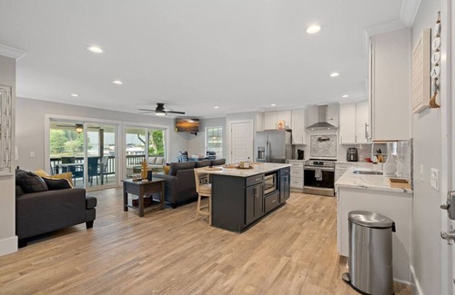 Denver House | Lake Norman Waterfront with Dock, hot tub fire pit and pool table