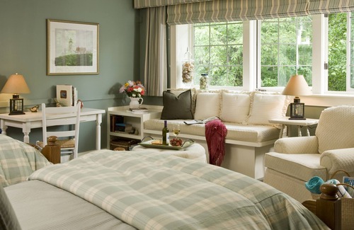 Laconia Hotel | Lake Opechee Inn and Spa