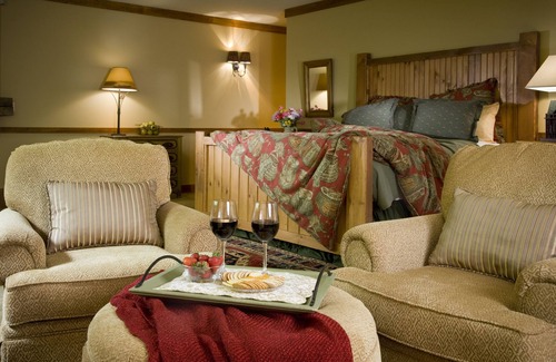 Laconia Hotel | Lake Opechee Inn and Spa