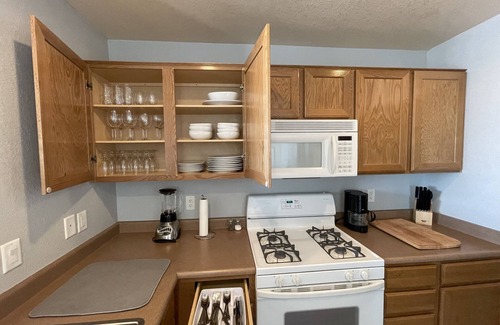 Greenehaven Condo | Lake Powell View home, Two King Master Stes., Close to Marinas, RV/Boat parking